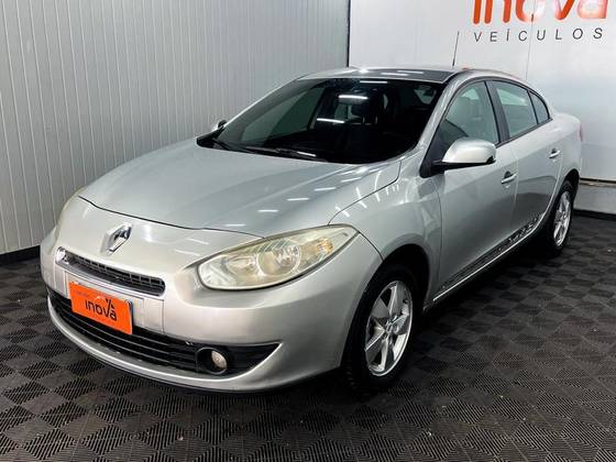 RENAULT FLUENCE 2.0 DYNAMIQUE 16V FLEX 4P AUTOMÁTICO